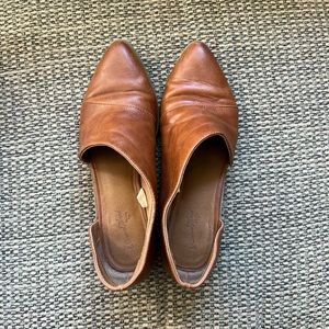 Universal Thread - cognac booties size 6
